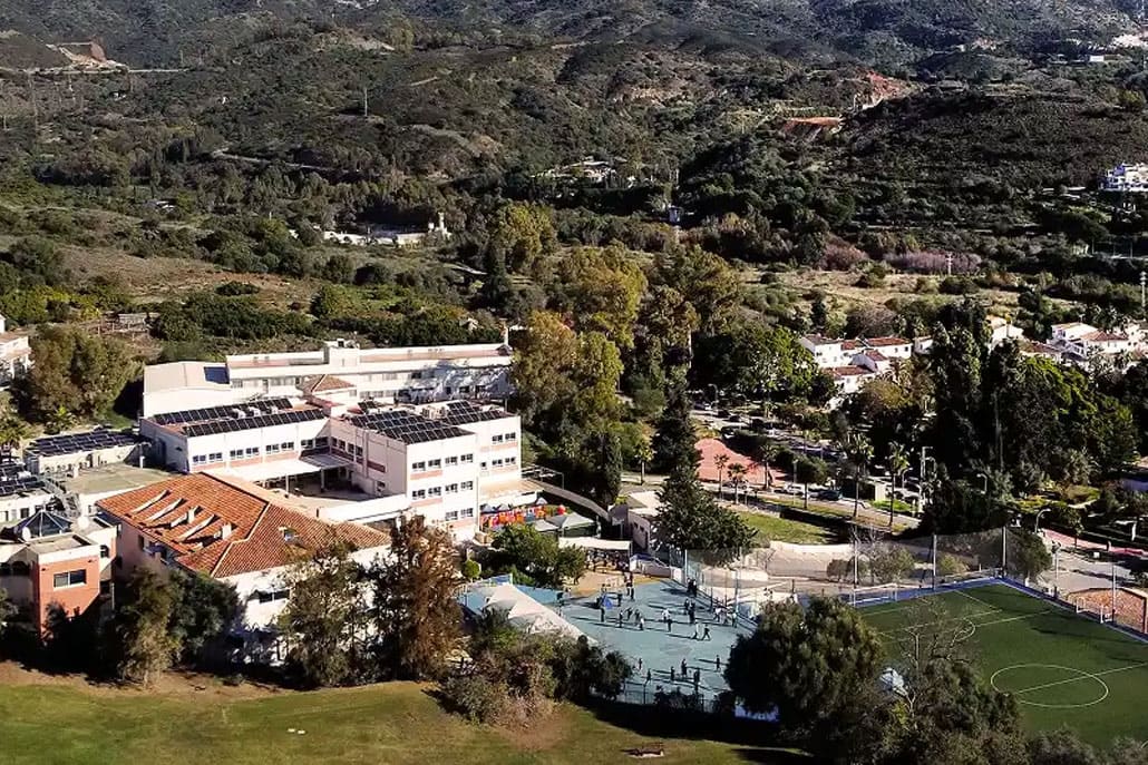 Aloha College, exterior