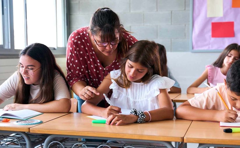 El gobierno negocia la bajada de ratios en clase con alumnos vulnerables