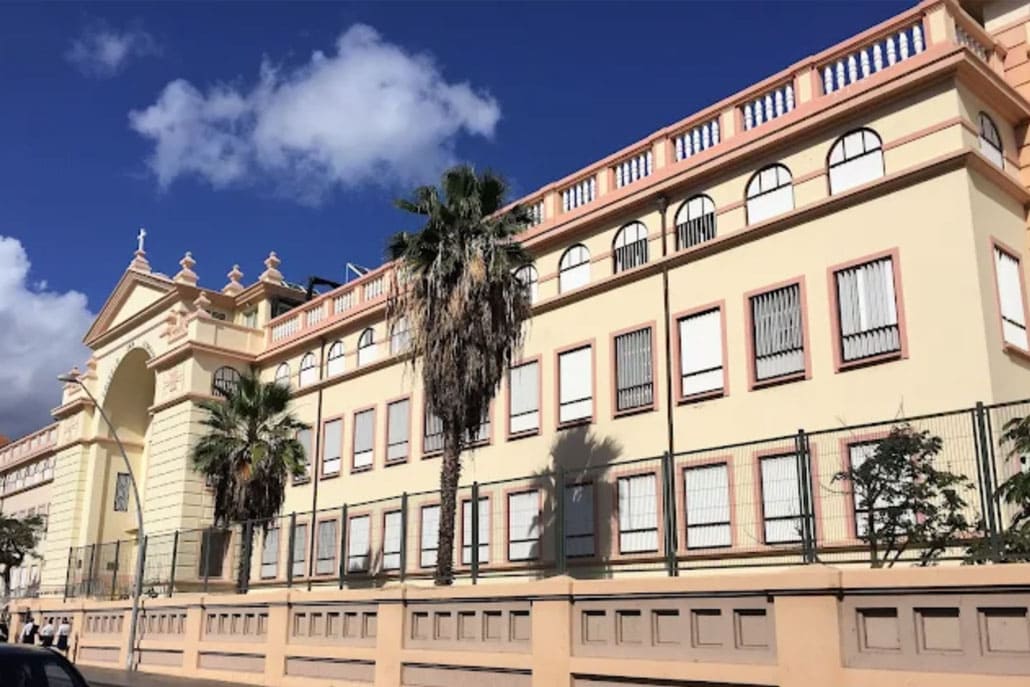 Colegio La Salle San Ildefonso, exterior