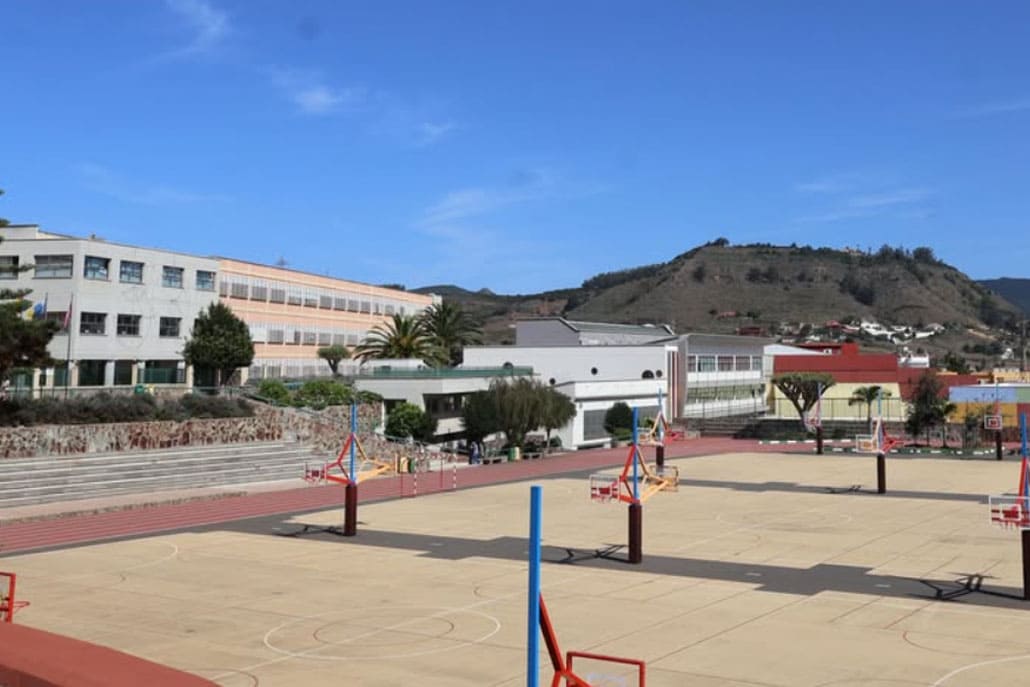 Colegio Luther King, exterior