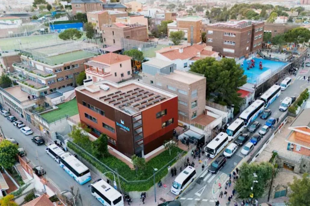 Colegio La Miranda, exterior