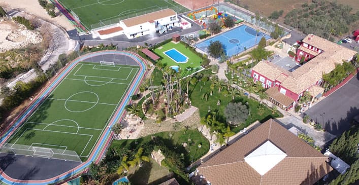 Colegio Mas Camarena, exterior