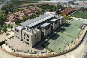 Caxton College, instalaciones